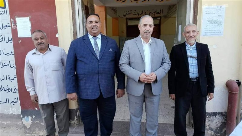 مدير تعليم طهطا يتفقد