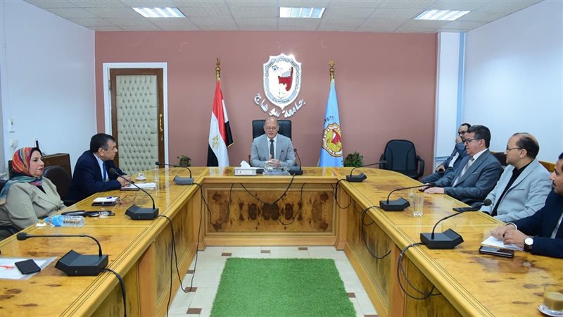 النعمانى رئيس جامعة