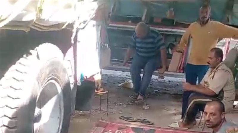 جانب من معاناه السائقين