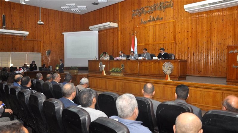 اجتماع محافظ أسيوط،