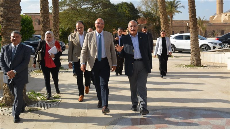 محافظ القليوبية خلال