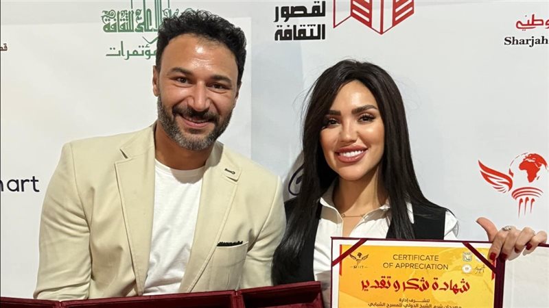 مي فاروق والعمروسي