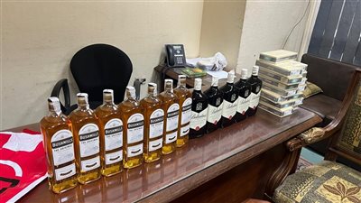 الجمارك تضبط كمية كبيرة من الخمور والسجائر الأجنبية المهربة بمدينة نصر