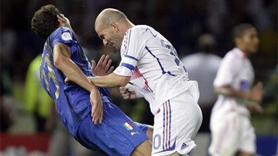 ماتيرزاي يوجه طلبًا غريبًا إلى زيدان بعد 18 سنة من «نطحة» نهائي مونديال 2006