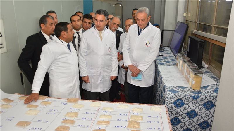 وزير التموين خلال