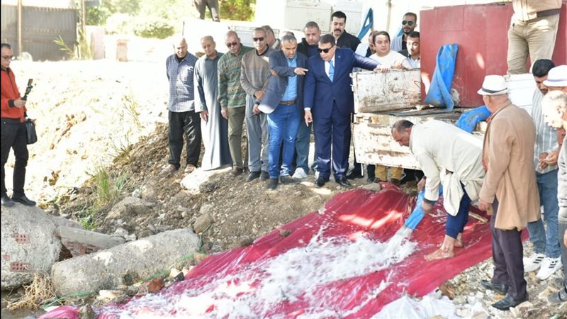 لحظة القاء الزريعة