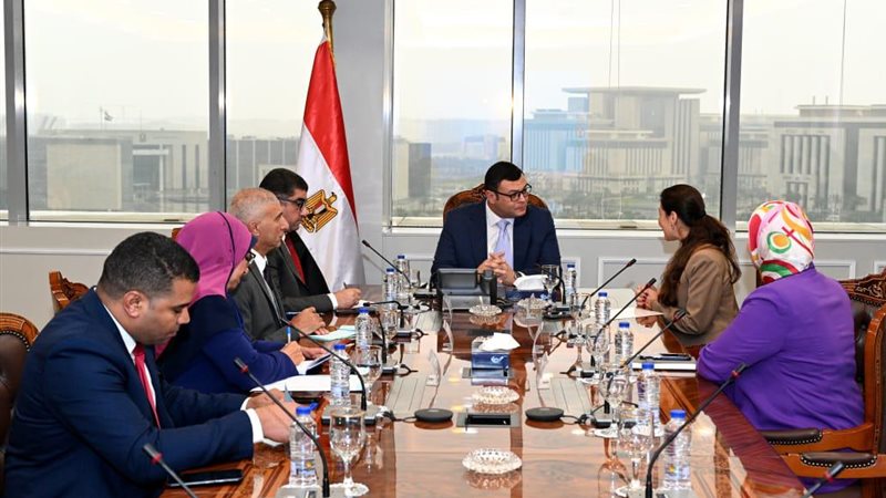 اجتماع وزير الإسكان