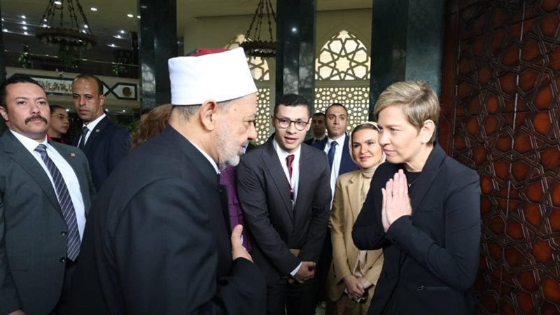 شيخ الأزهر يستقبل
