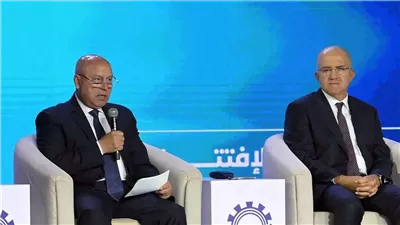 كامل الوزير: لن نمنع الاستيراد.. وإفساح الطريق أمام الصناعة الوطنية 