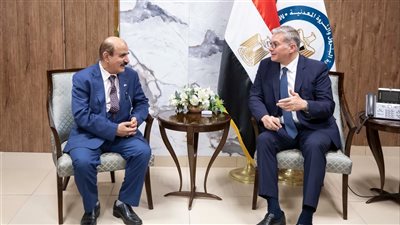 وزير البترول يلتقي وفد شركة إماراتية لزيادة خطتها لحفر الآبار 