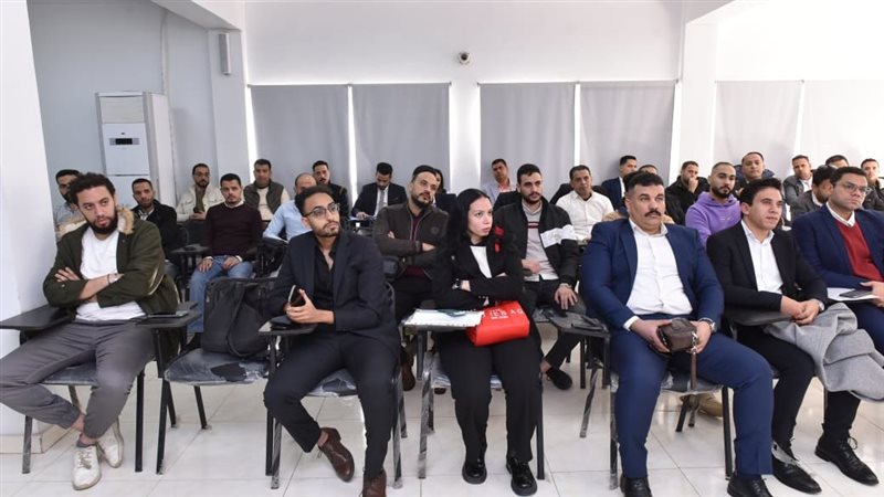  وزارة العمل تبدأ