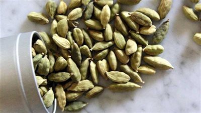 فوائد الحبهان، يقضى على مشاكل المعدة ويخفض الكوليسترول بالدم 