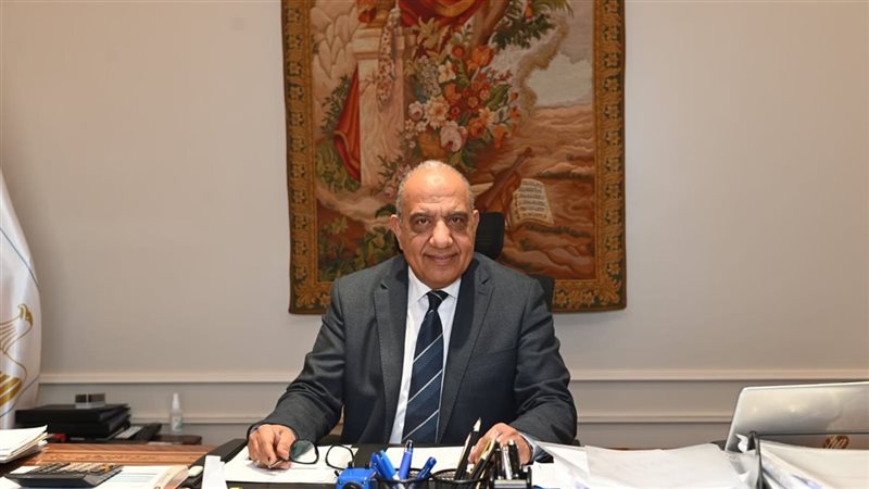 الدكتور محمود عصمت