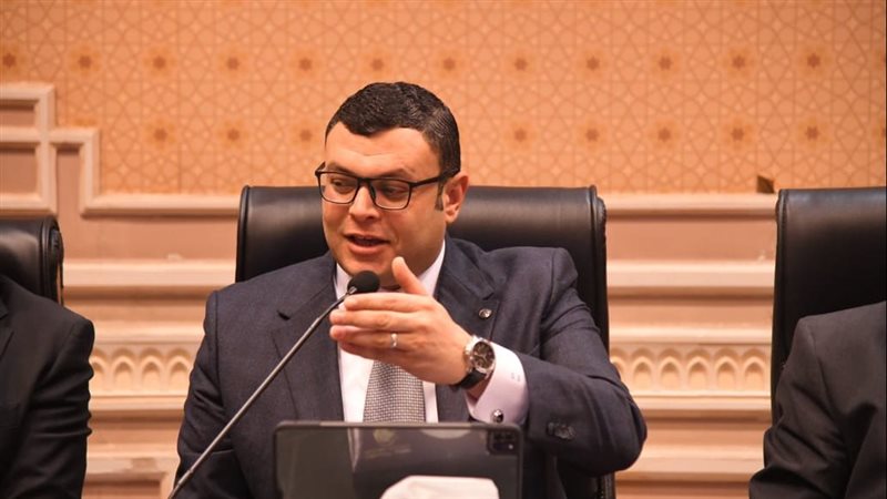 وزير الإسكان بمجلس