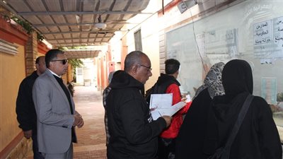 إقالة معلم بالجيزة لنشره امتحان على مواقع التواصل الاجتماعي
