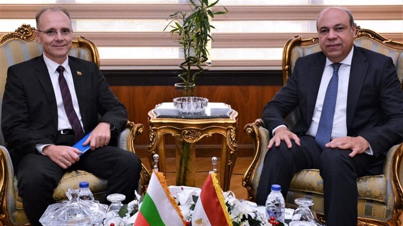 لقاء وزير الطيران