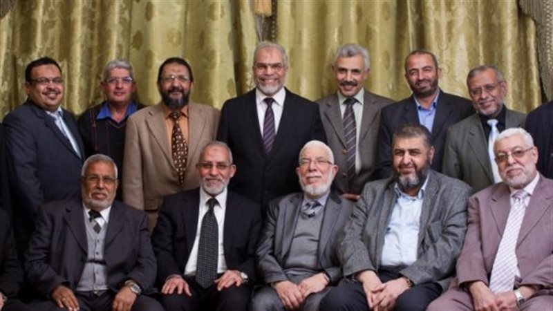 رفع أسماء الإخوان