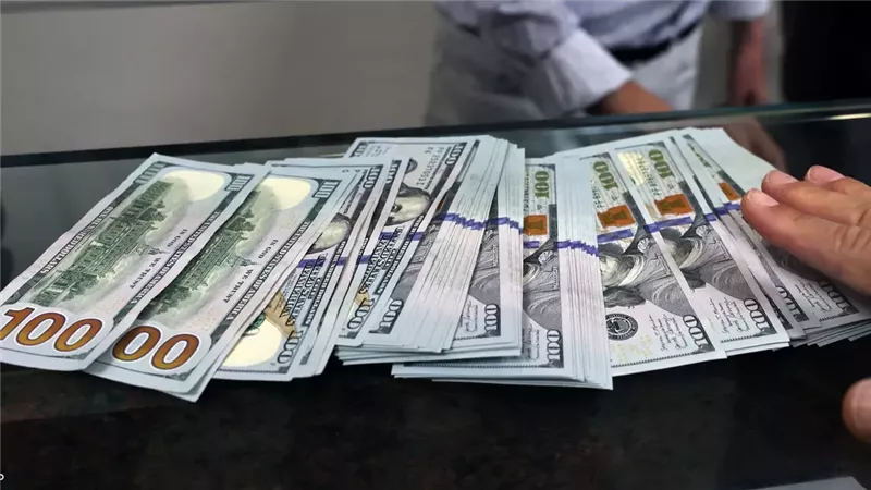 دولارت، فيتو 