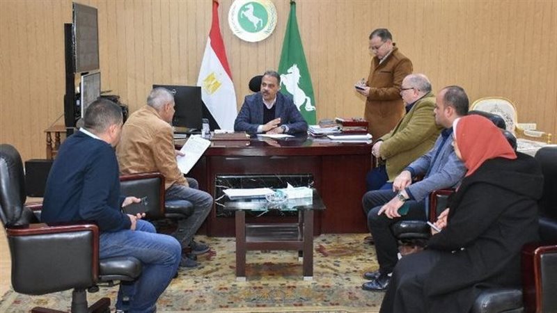 محافظ الشرقية خلال