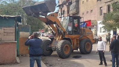بعد زيارة مدبولي، محافظة الجيزة تزيل الأكشاك المخالفة بمحيط مستشفى أم المصريين (صور)