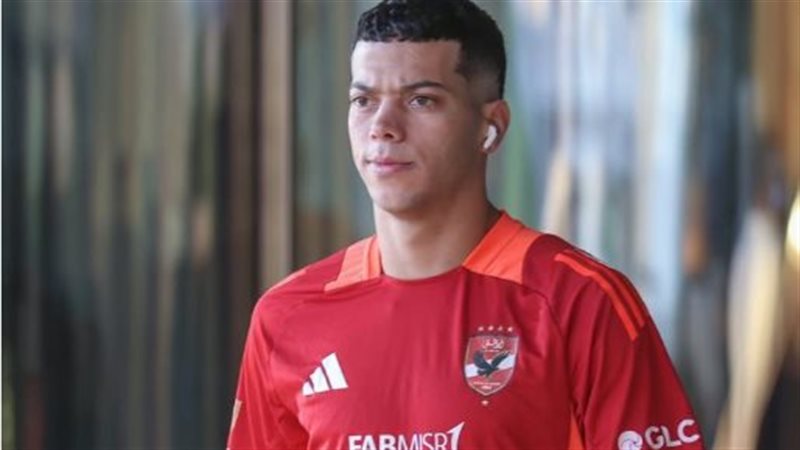 إمام عاشور لاعب الأهلي،