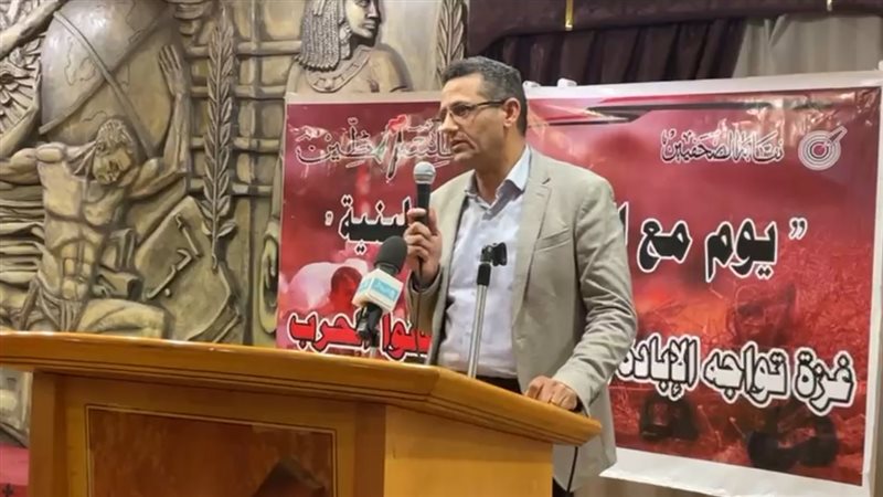 الكاتب الصحفي خالد