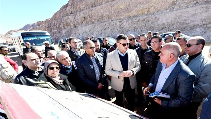 وزير الإسكان يتفقد