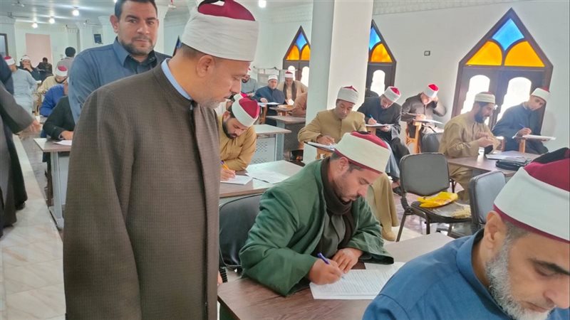 جانب من متابعة مدير