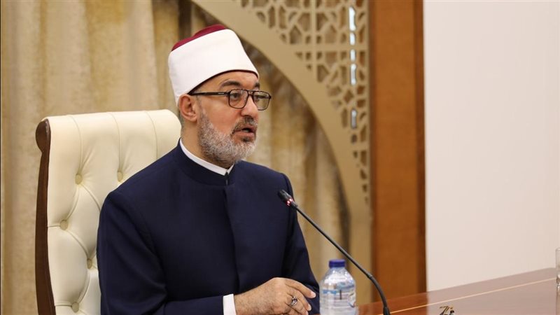 الدكتور نظير عياد،