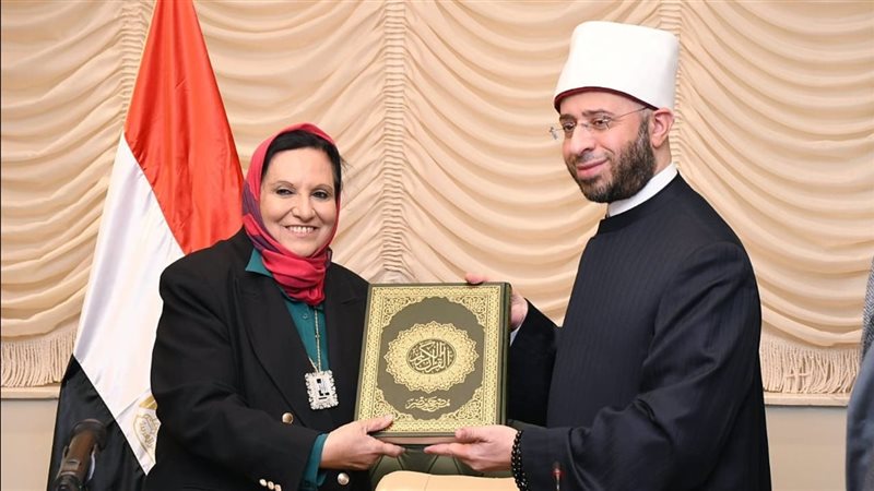 وزير الأوقاف يكرم