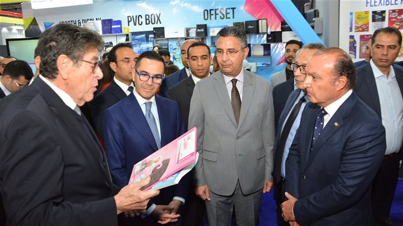 وزير التموين خلال
