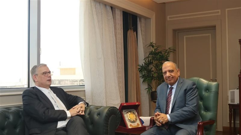 لقاء وزير الكهرباء