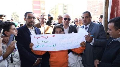  محافظ بني سويف يشهد تسليم عقود عمل لذوي همم وتوفير وظائف للشباب بالفشن
