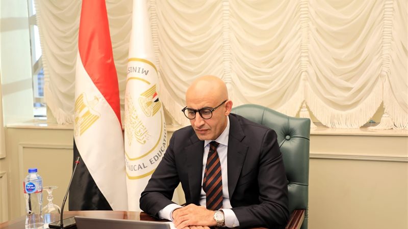 محمد عبد اللطيف وزير