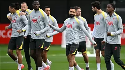 ليس محمد صلاح، إدارة ليفربول تبدأ مفاوضات تجديد عقد نجم الفريق 