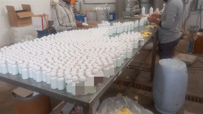 ضبط 1600 عبوة دوائية