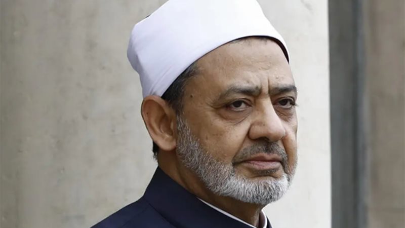 النشطاء يتصدون للهجوم