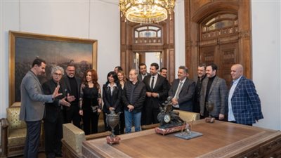 هؤلاء النجوم التقى بهم بشار الأسد في 2024 لدراسة صناعة الدراما 
