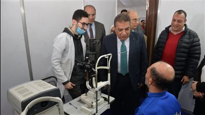 محافظ الدقهلية يتفقد القوافل الطبية المجانية بجمصة ونبروه 