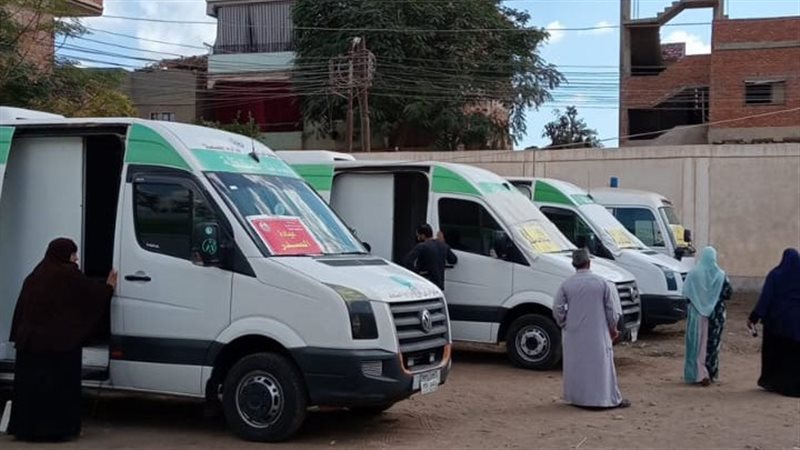 الكشف على 1700 مواطن