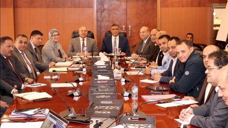 اجتماع وزير الصناعة