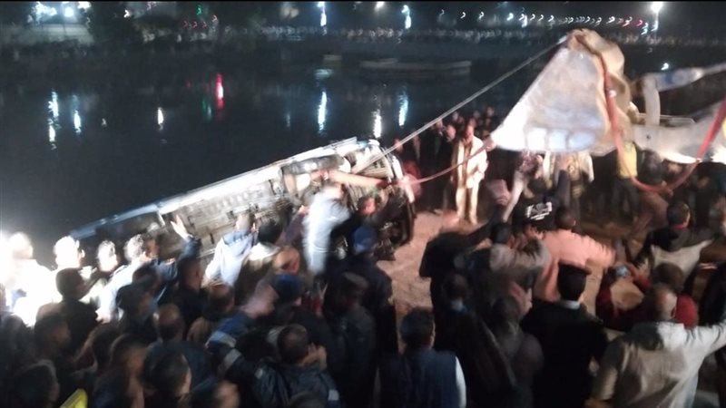 انتشال السيارة الميكروباص