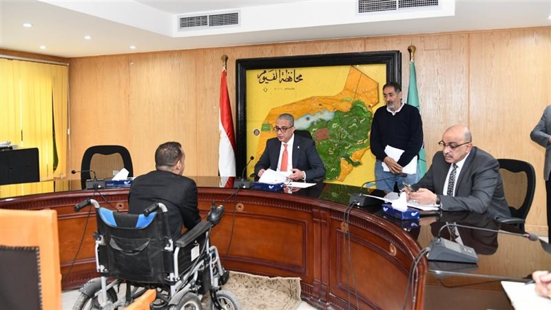 لقاء محافظ الفيوم