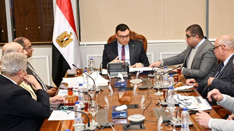 اجتماع وزير الإسكان