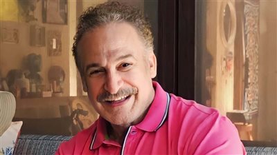 مخرجة تصرخ أمام المحكمة: «عمر زهران مش حرامي» (فيديو) 