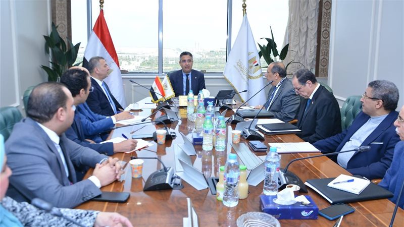 وزير التموين خلال