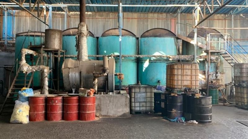ضبط مصنع لإعادة تدويرهالك