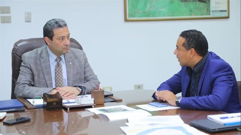 محافظ دمياط يستعرض