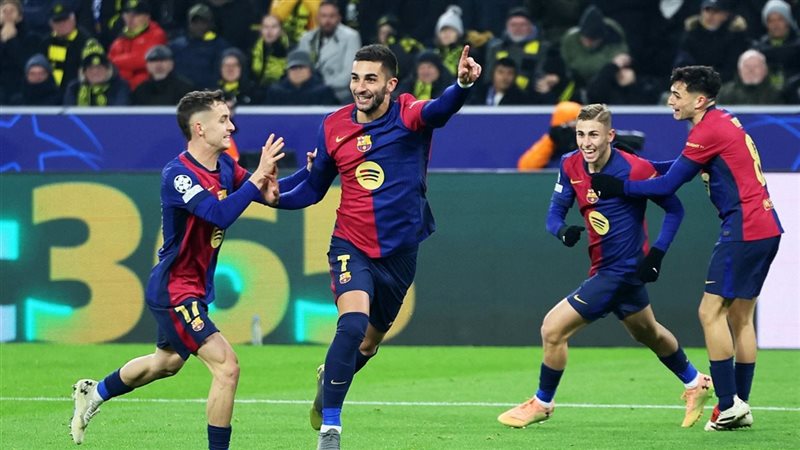 لاعبو برشلونة 