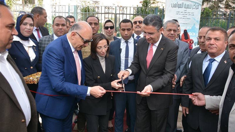 وزير التموين خلال